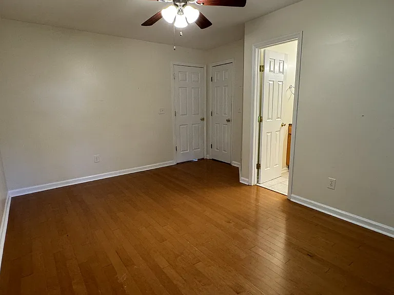 4404 McClelland Dr — Photo 17