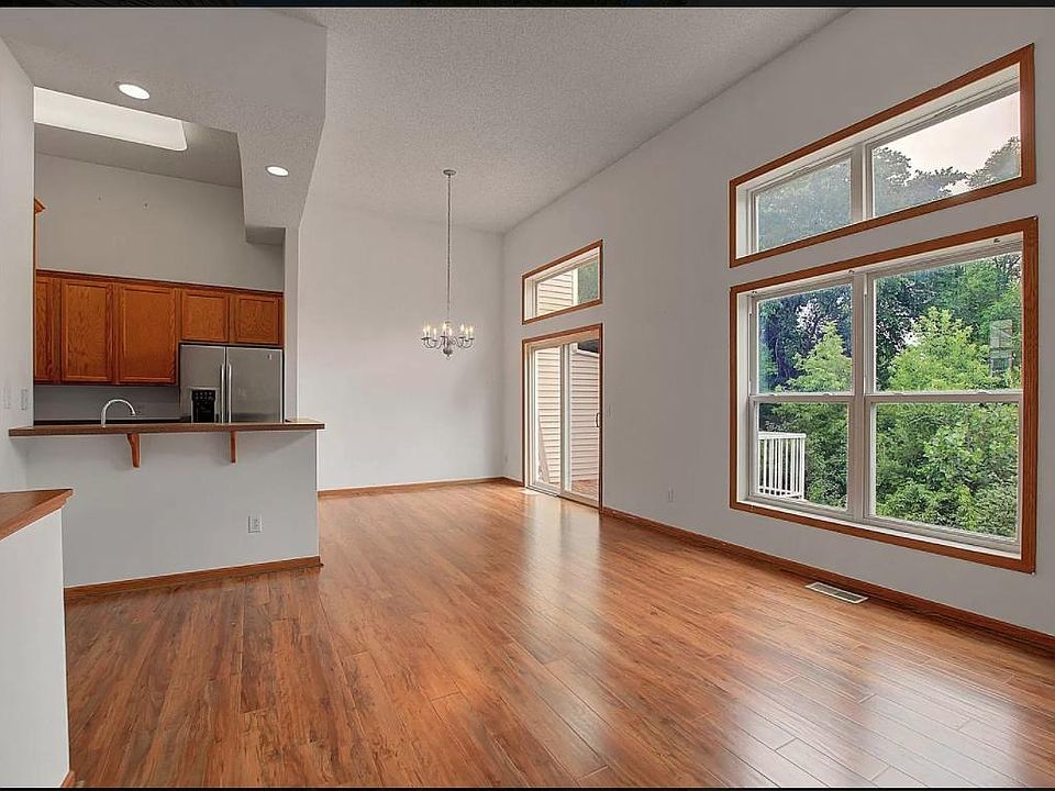 1st image of 5160 Farnham Dr N #5167
