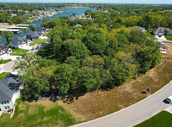 2nd image of 27 Bison Falls Cir