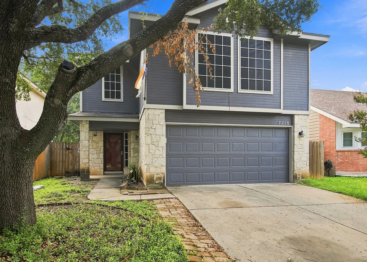 Gated Community! — Photo 1
