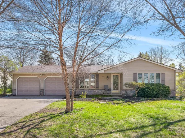 863 Venus Dr, Green Bay, WI 54311