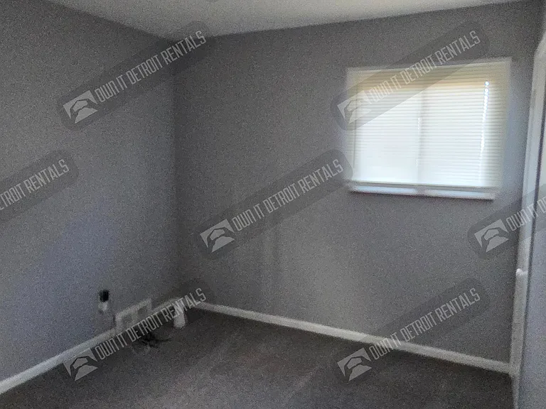 12217 Plainview Ave — Photo 9