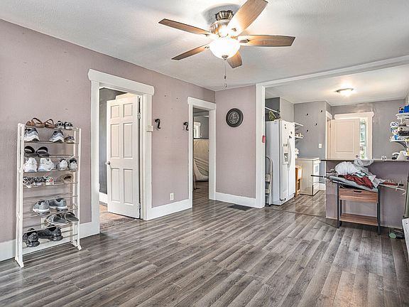 4th image of 214 Collier Ave