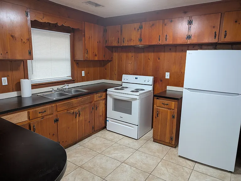1110 Valley Forge Rd — Photo 4