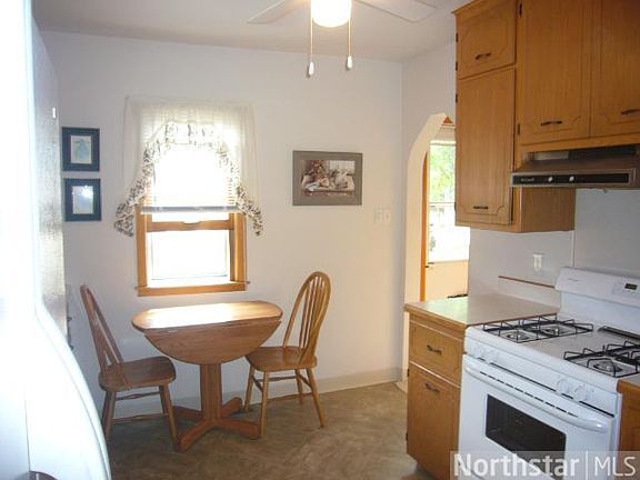 5th image of 120 Macarthur St E