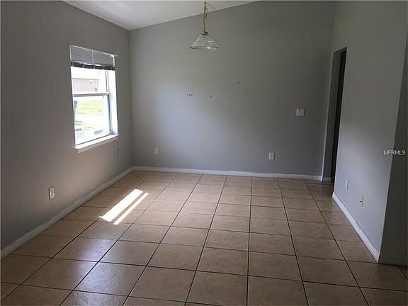 4th image of 502 Blackbird Ln