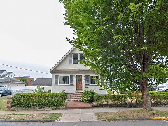 3rd image of 28 Walsh Ave