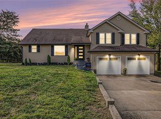 30495 W 95th St, De Soto, KS 66018