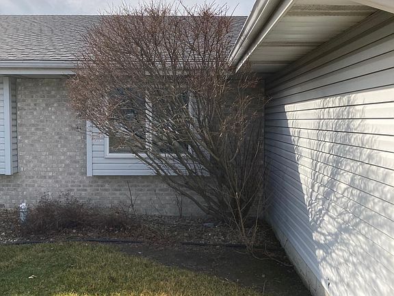 4th image of 1098 Wildflower Ln