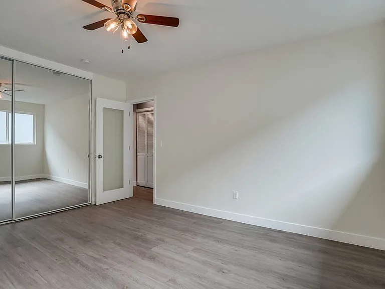 4045 Stevely Ave — Photo 16
