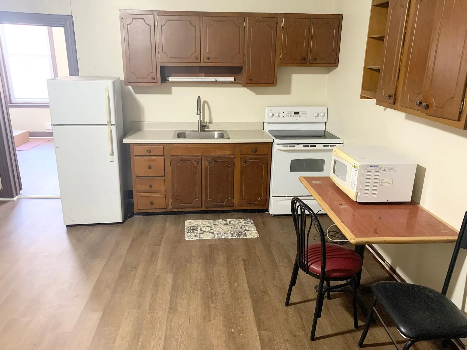 1 bed, 160 sqft, $595 — Photo 2