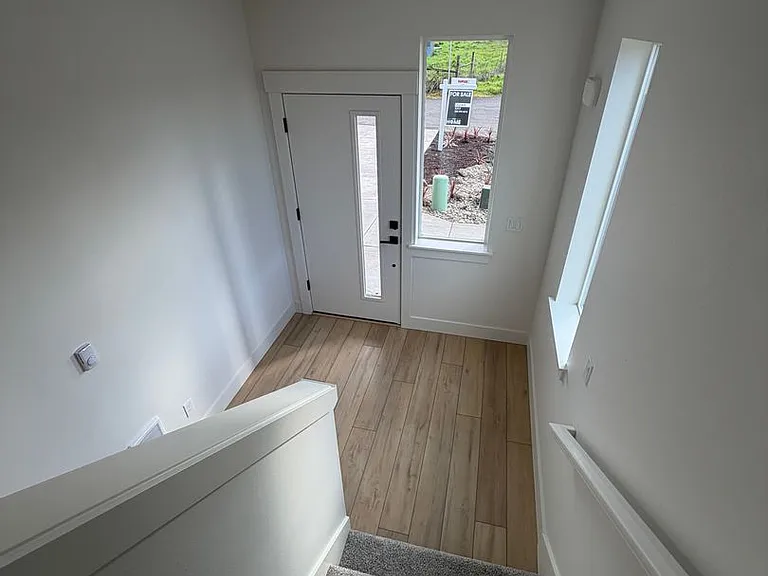 300 Seven Oaks Ln — Photo 43