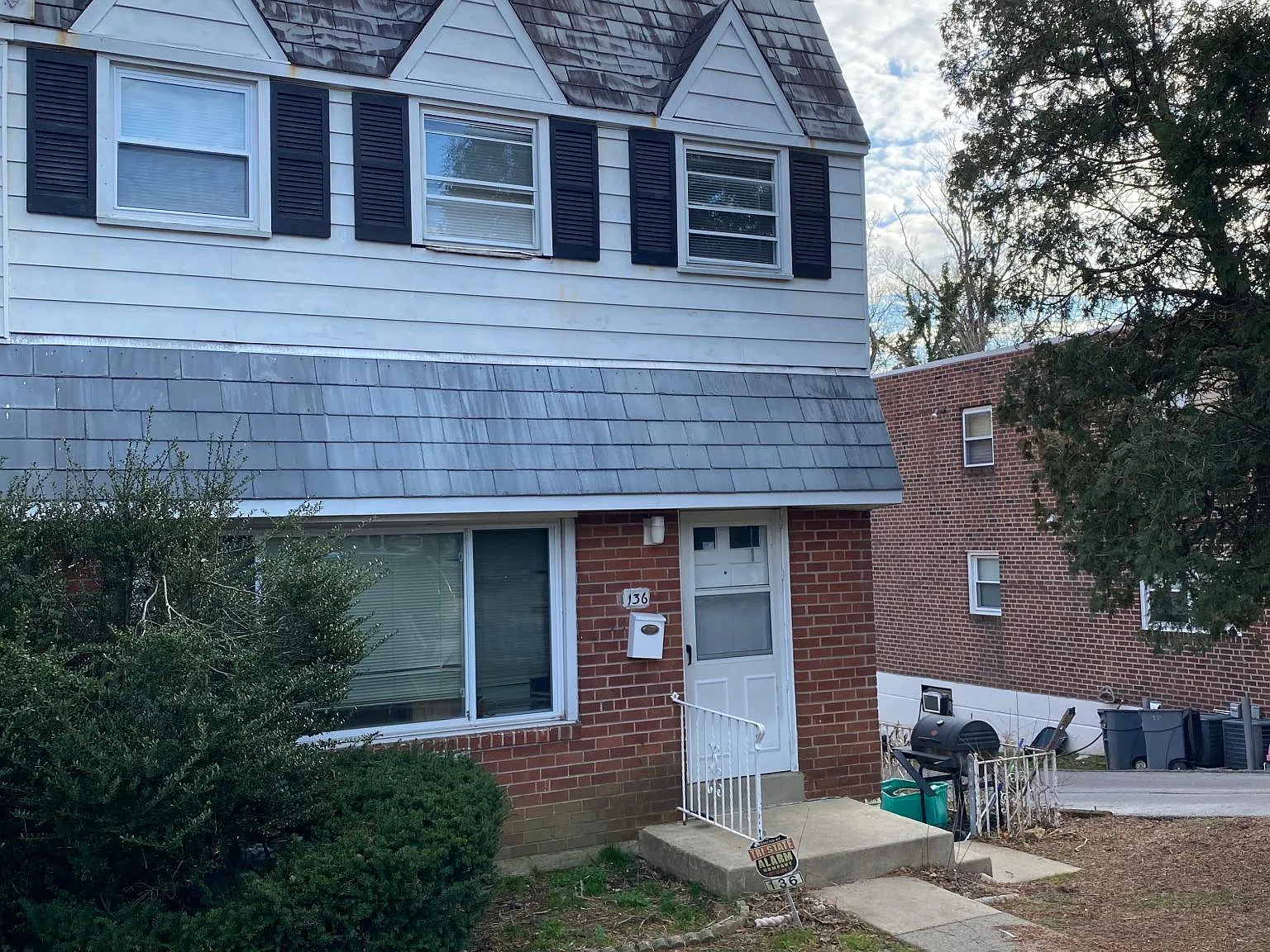 2 bed, 800 sqft, $1,450 — Photo 1