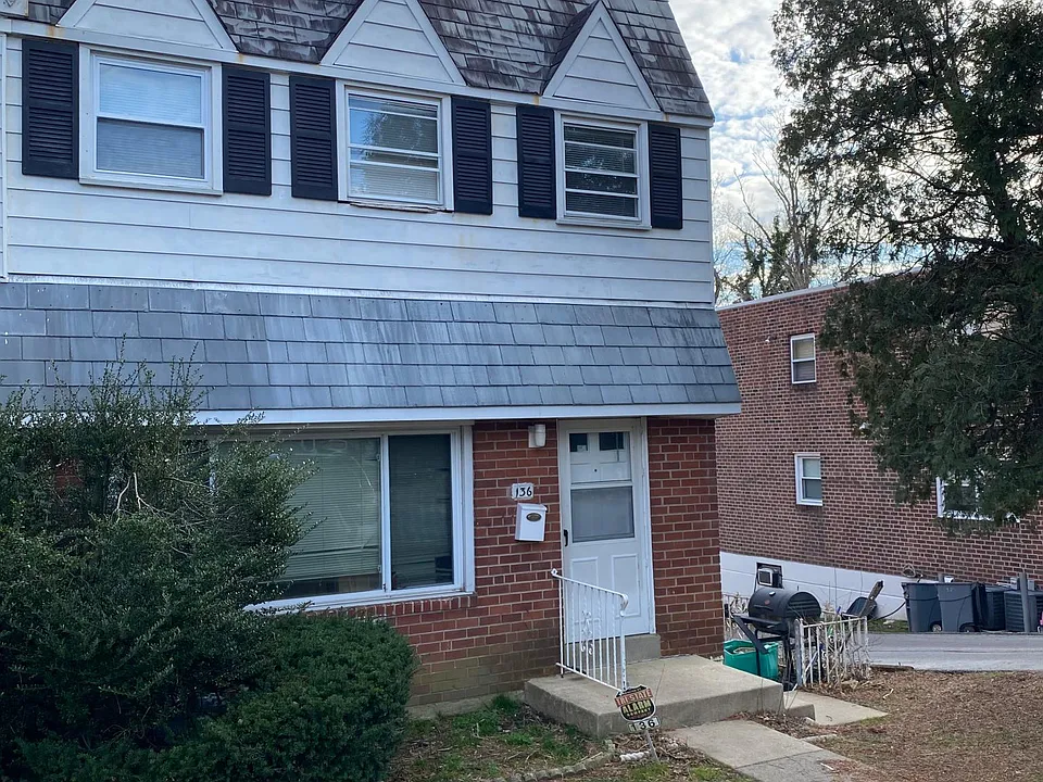 136 W Maryland Ave #2