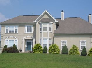 14 Saw Mill Dr, Somerset, NJ 08873