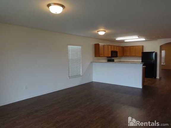 4th image of 635 Chatham Walk Dr