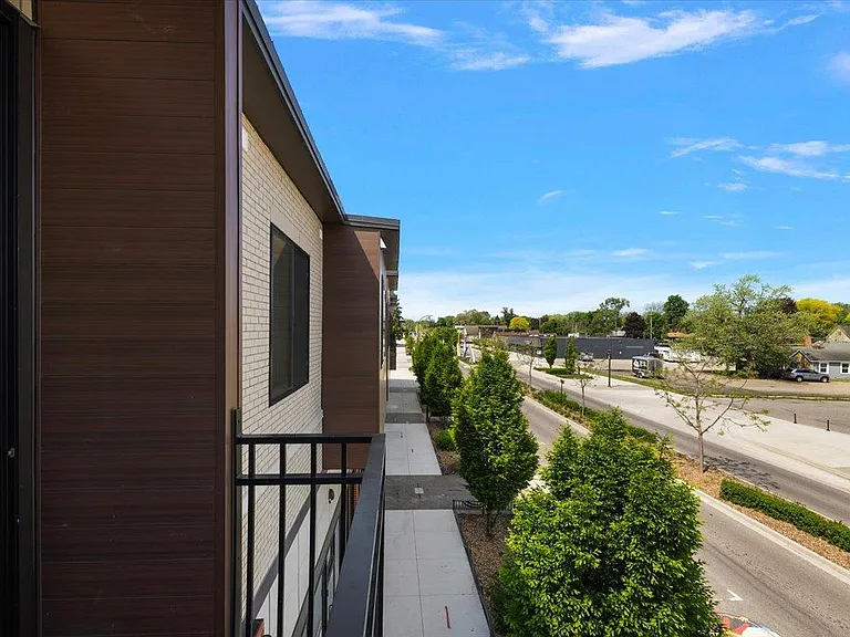 1760 E Auburn Rd #3A — Photo 22