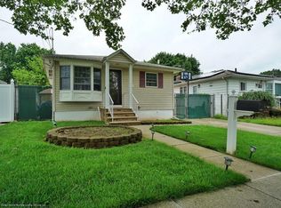 411 Stoneham St, Staten Island, NY