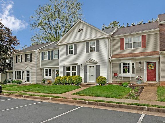 2nd image of 16 Dulany Ct