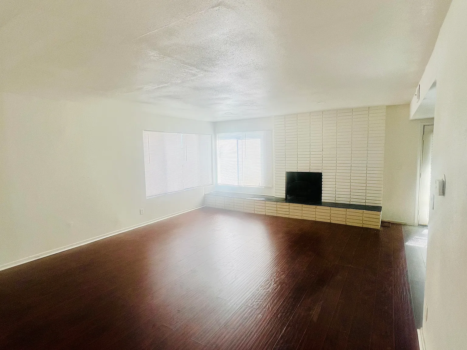 3 bed, 2.5 bath, 1500 sqft, $3,275 — Photo 3