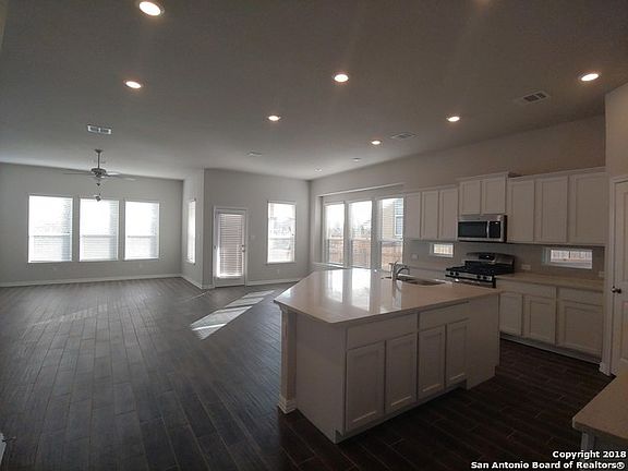 3rd image of 2965 Warwick Park