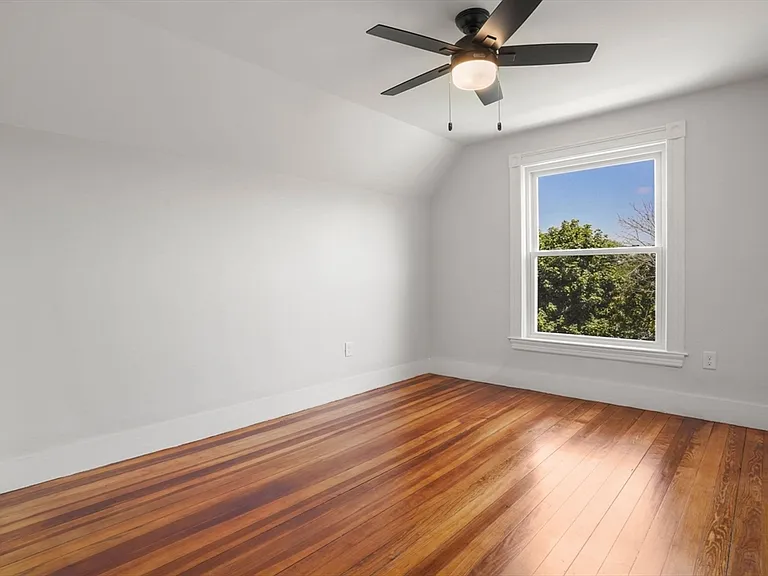 133 Winthrop St — Photo 12