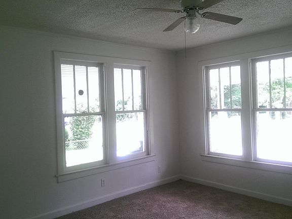 4th image of 906 Park Ave