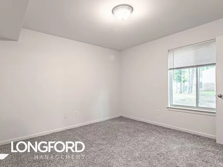 Sonoma Woods Apartments — Photo 10