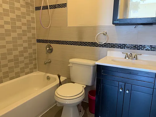 Rented by Premier Metro Realty Corp | media 23