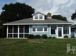 402 S 5th St, Carolina Beach, NC 28428