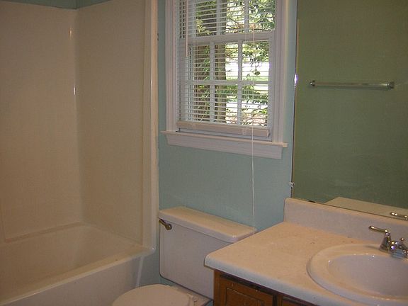 http://www.propertyboss.net/CustomerImages/EXCALIBR_92531/media/Properties/7277%20Caribou%20Trail%20(DOM)/zsmall_6.jpg