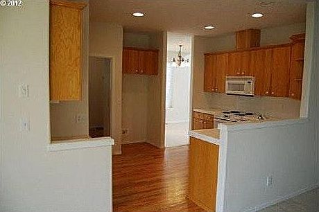4th image of 17319 SE 23rd Dr