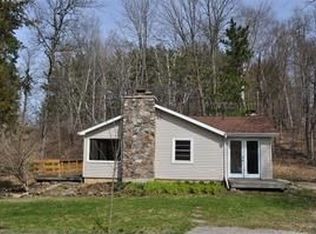 3615 Paradise Dr, West Bend, WI 53095