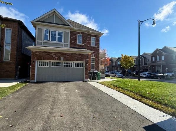 8 Redfern St, Brampton, ON L7A 4T8