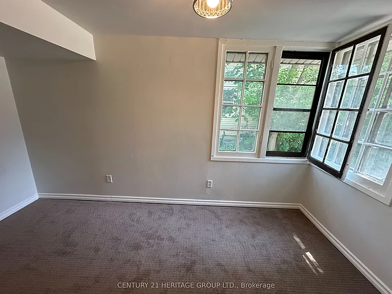 349 Eagle St — Photo 18