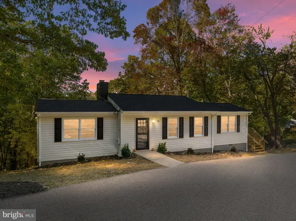 15 Sunset Ln, Linden, VA 22642