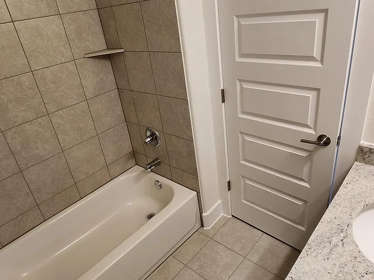 Upstairs BathroomTub