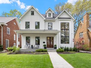 121 N Julian St, Naperville, IL 60540