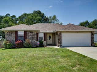 209 Dixie Ave, Clever, MO 65631