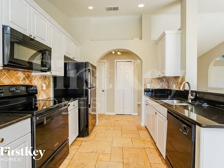 3919 3rd St W — Photo 6