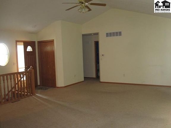 5th image of 47 E Detroit Dr