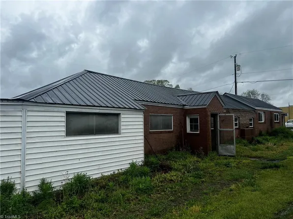 1164 E Memorial Hwy, Harmony, NC 28634