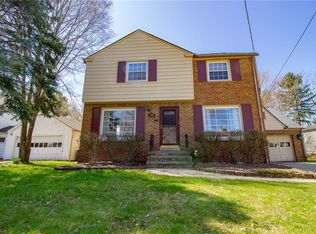 5968 Chestnut Hills Dr, Parma, OH