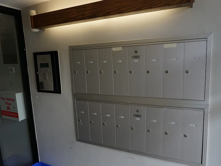 251 Bolton St — Photo 3