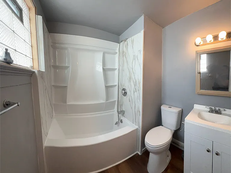 1839 Hopkins Ave — Photo 9