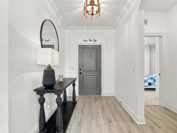 4th image of 6034 Ludwig St