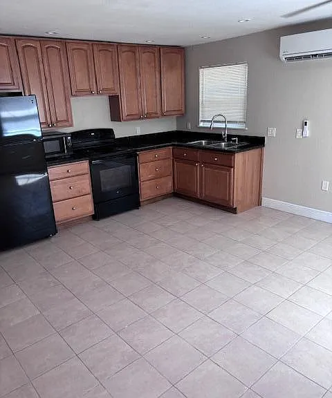 5393 SE 48th Ave #C — Photo 3
