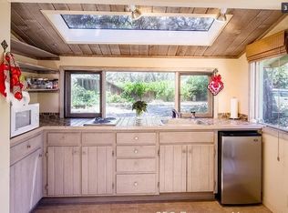 1 E Garzas Rd, Carmel Valley, CA 93924