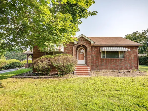 9203 Old Bunkum Rd, Fairview Heights, IL 62208