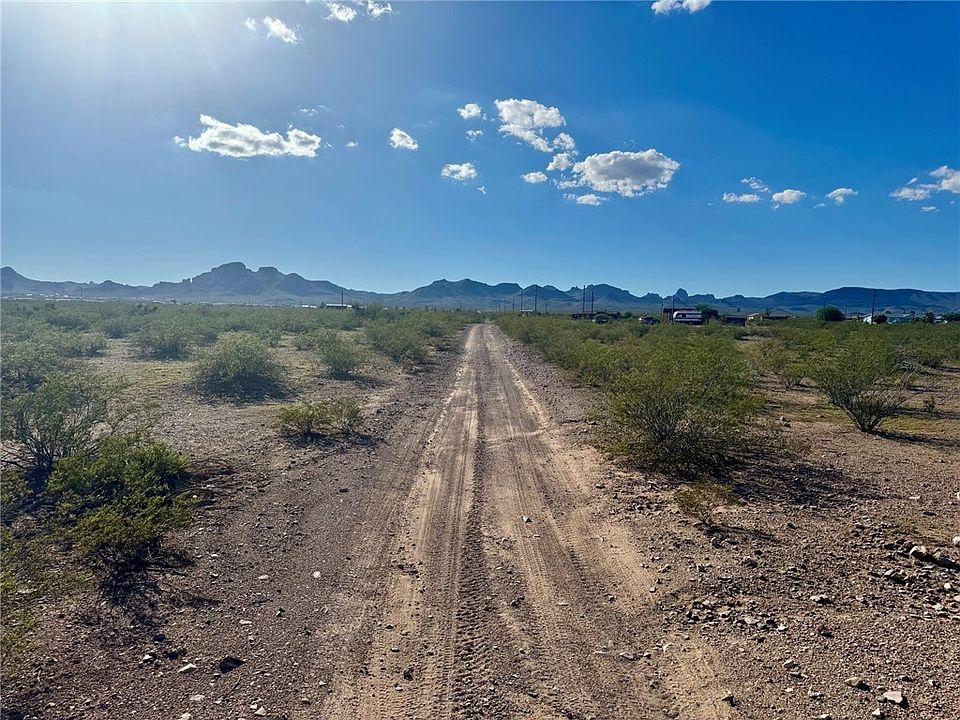 2nd image of 995 S Eloy Rd